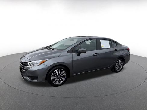 Used 2025 Nissan Versa SV image 7
