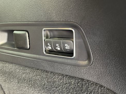 Certified 2025 Mercedes-Benz GLS 450 4MATIC image 12