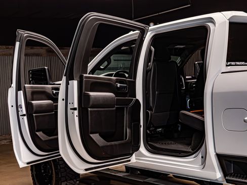 Used 2023 GMC Sierra 3500 AT4 w/ AT4 Preferred Package image 27