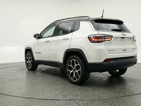 Used 2025 Jeep Compass Limited image 6