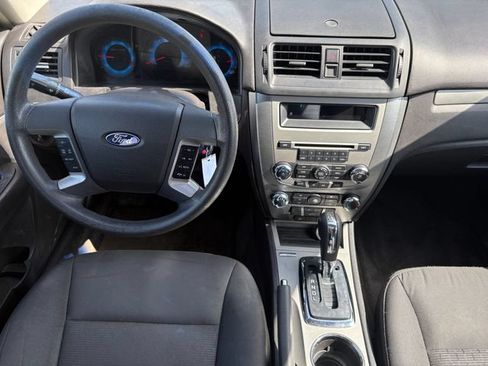 Used 2011 Ford Fusion SE FWD image 3