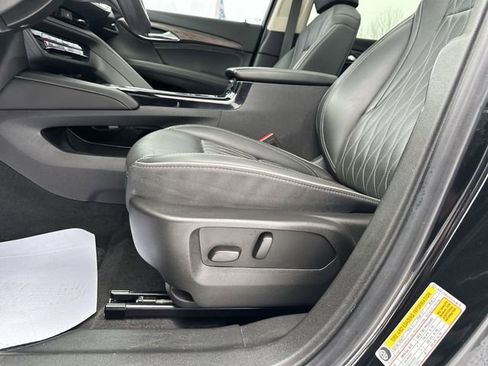 Used 2023 Buick Envision Avenir image 16