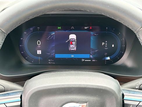 Used 2023 Volvo XC40 B5 Plus AWD/4WD image 12