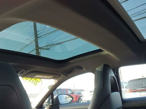 Used 2018 Porsche Panamera 4S image 8