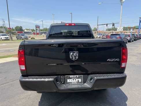 Used 2018 RAM 1500 Express w/ Express Value Package AWD/4WD image 4