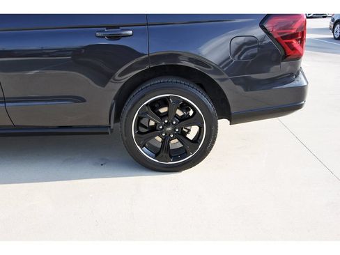 Certified 2023 Ford Expedition Limited RWD image 30