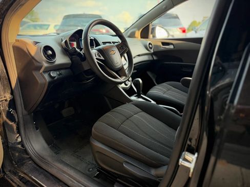 Used 2016 Chevrolet Sonic LT FWD image 7