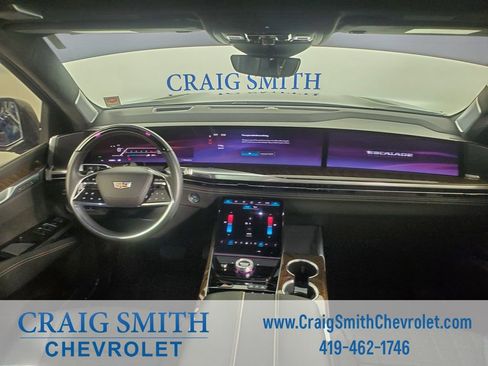 Used 2025 Cadillac Escalade Sport Platinum w/ LPO, Floor Liner Package AWD/4WD image 24