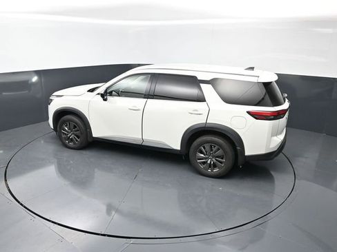 Used 2023 Nissan Pathfinder S FWD image 16