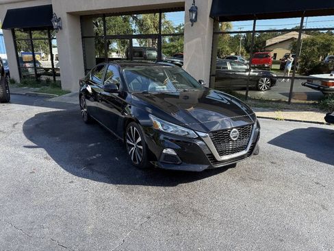 Used 2020 Nissan Altima 2.5 SR FWD image 2