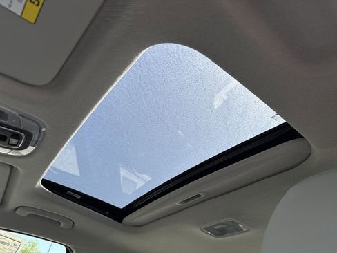 New 2026 Hyundai Elantra Limited image 32