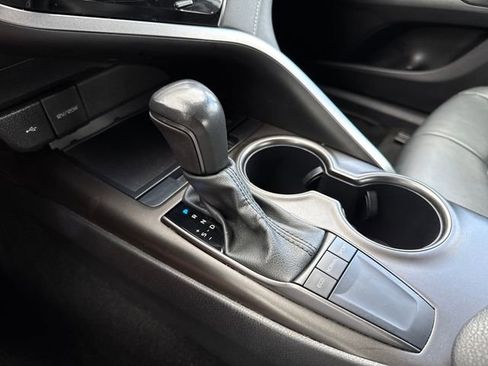 Used 2024 Toyota Camry SE FWD image 19