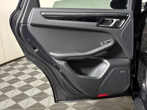 New 2026 Porsche Macan image 32