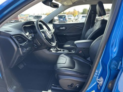 Used 2023 Jeep Cherokee Altitude Lux image 19