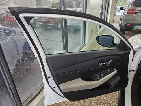 Used 2024 Honda Accord EX image 16