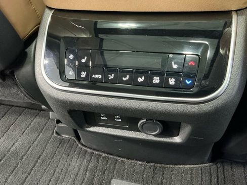 Used 2025 INFINITI QX80 Sensory image 25