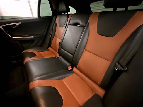 Used 2016 Volvo V60 T5 Cross Country w/ Convenience Package image 26