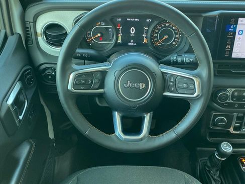 Used 2024 Jeep Wrangler Sahara image 6