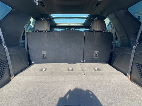 Used 2022 Chevrolet Tahoe High Country image 17