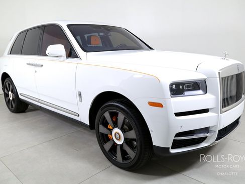 Certified 2020 Rolls-Royce Cullinan AWD/4WD image 5