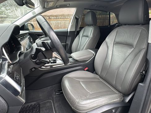 Used 2019 Audi Q8 Prestige w/ Year 1 Package image 14