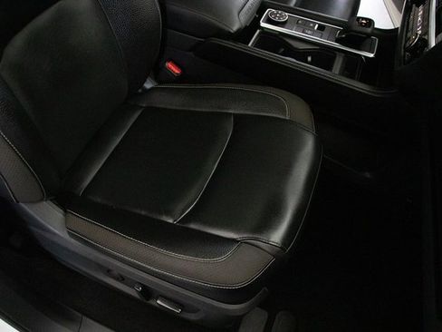 Used 2023 Nissan Pathfinder SL w/ SL Premium Package image 17