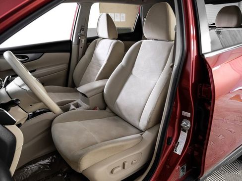 Used 2015 Nissan Rogue SV image 32