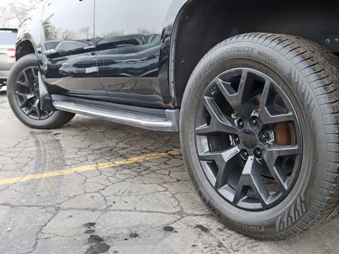 Used 2019 GMC Yukon SLT image 14