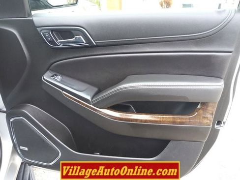 Used 2020 Chevrolet Suburban LT image 35