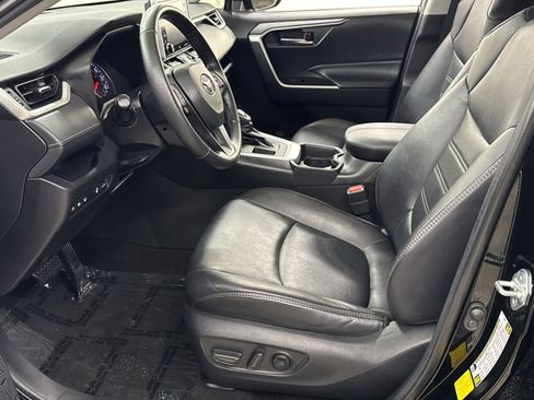 Used 2019 Toyota RAV4 XLE Premium w/ Advanced Technology Package image 2