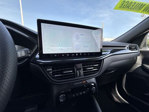Used 2025 Ford Escape ST-Line w/ Tech Pack #1 FWD image 16