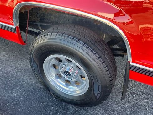 Used 1998 Chevrolet Silverado 1500 4x4 Regular Cab w/ Preferred Equipment Group 2 image 11