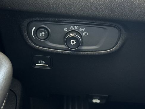 Used 2022 GMC Terrain SLE w/ LPO, Floor Liner Package AWD/4WD image 36