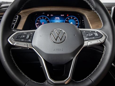 New 2026 Volkswagen Atlas SE FWD image 36