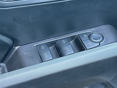Used 2024 Chevrolet Colorado W/T RWD image 13