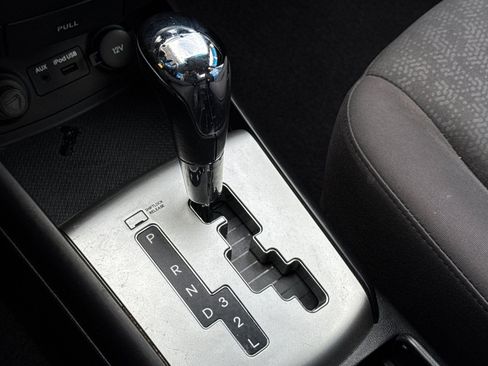 Used 2010 Hyundai Elantra SE FWD image 19