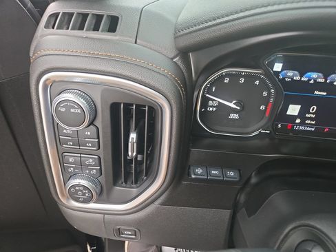 Used 2020 GMC Sierra 1500 AT4 w/ AT4 Premium Package AWD/4WD image 25