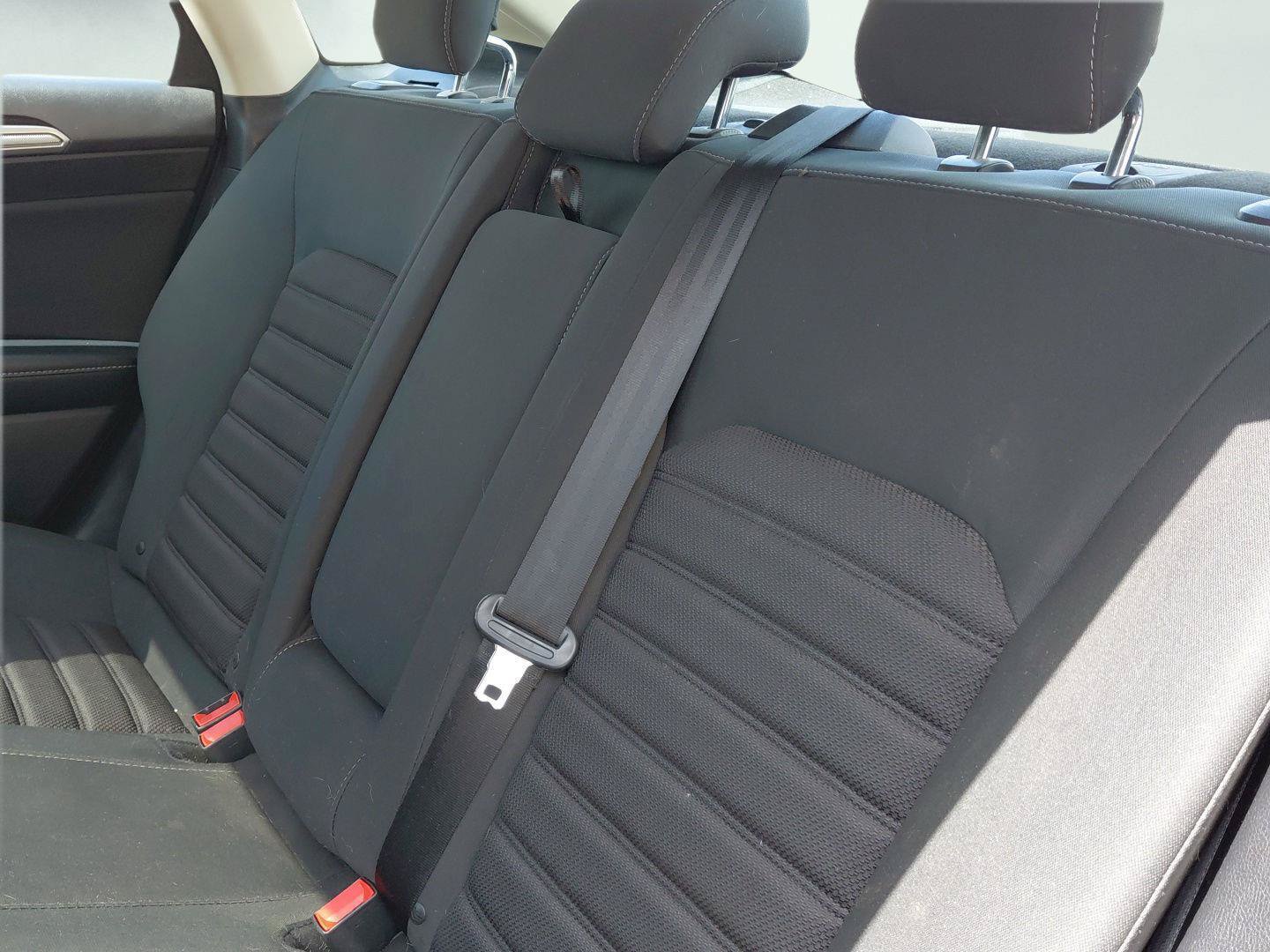 Used 2018 Ford Fusion SE w/ Fusion SE Technology Package FWD image 36