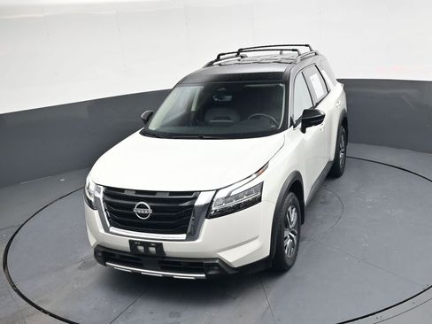 Used 2024 Nissan Pathfinder SL image 36
