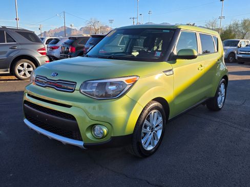 Used 2018 Kia Soul + image 1