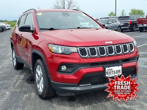 Used 2025 Jeep Compass Latitude AWD/4WD image 25