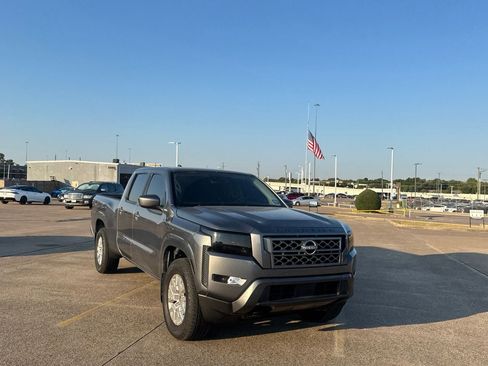 Certified 2022 Nissan Frontier SV w/ Technology Package AWD/4WD image 3