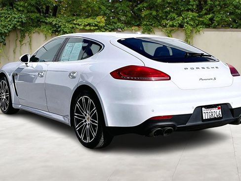 Used 2016 Porsche Panamera S image 4