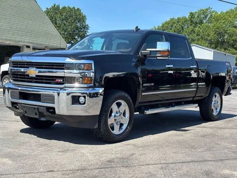 Used 2015 Chevrolet Silverado 2500 LTZ w/ Duramax Plus Package AWD/4WD image 10