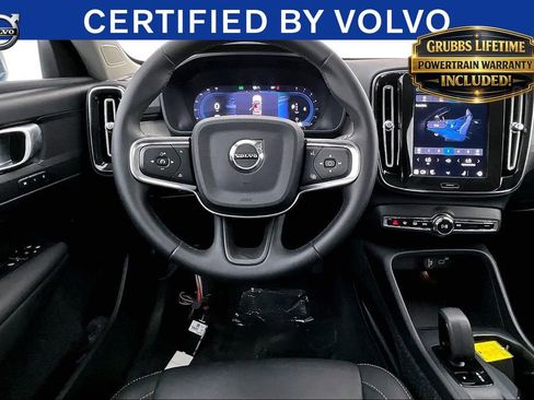 Certified 2025 Volvo XC40 B5 Core AWD/4WD image 6
