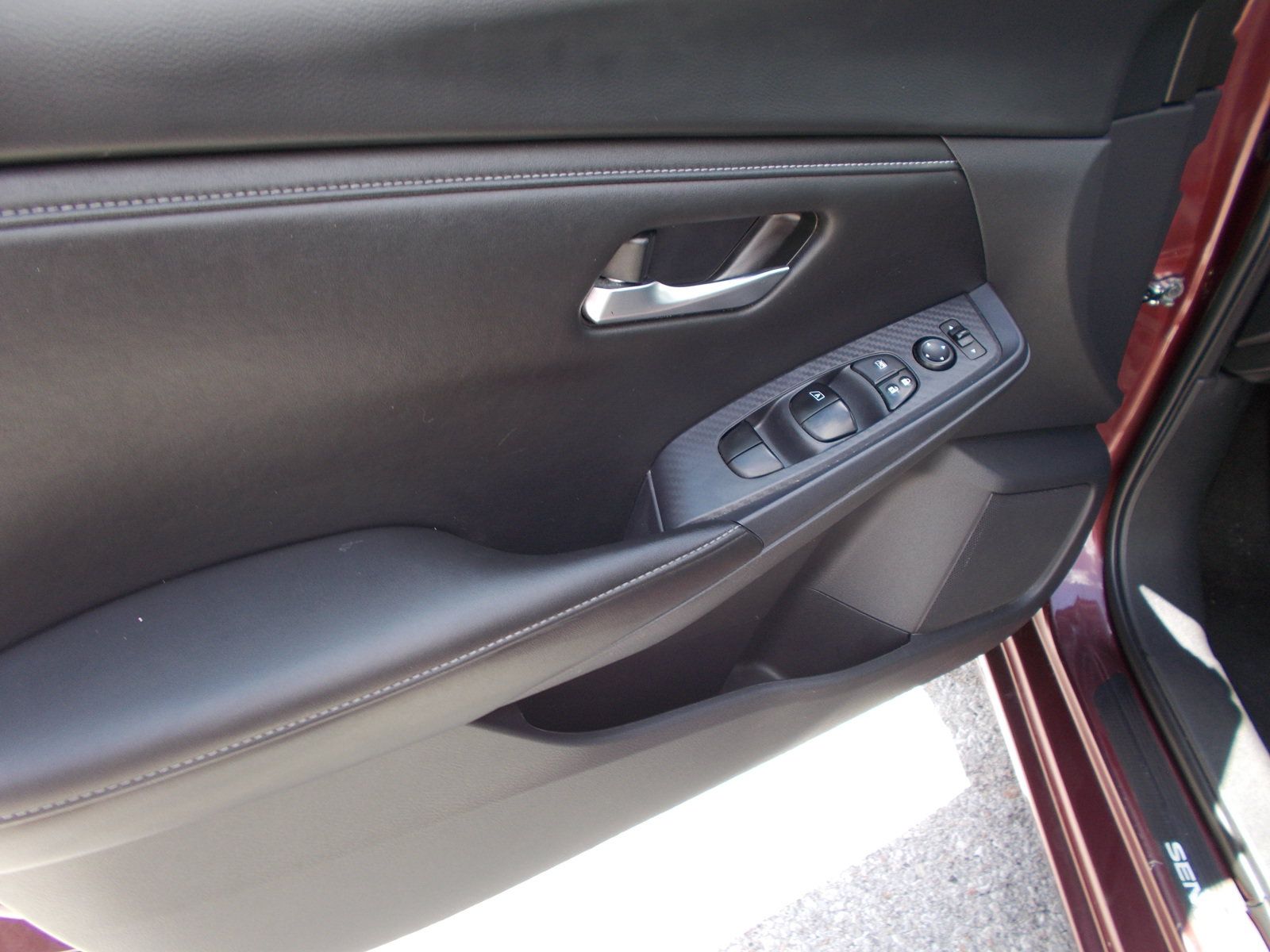 Used 2024 Nissan Sentra SV FWD image 18