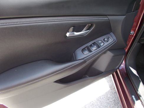 Used 2024 Nissan Sentra SV FWD image 18