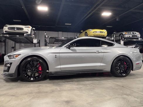 Used 2022 Ford Mustang Shelby GT500 w/ Technology Package image 3