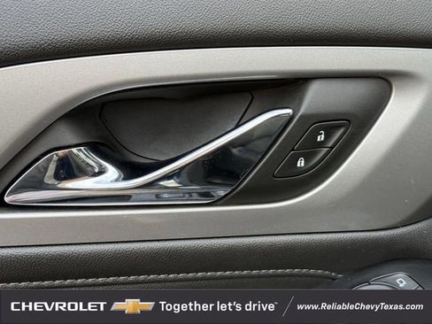 Used 2023 Chevrolet Traverse LT w/ Rear Camera Mirror Package AWD/4WD image 26