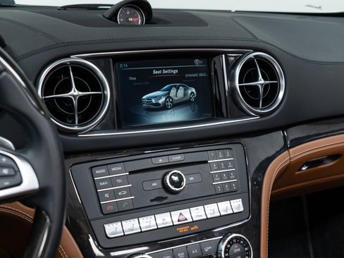 Certified 2019 Mercedes-Benz SL 550 image 19